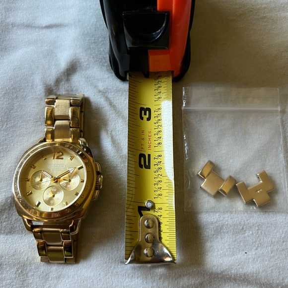 Gold Coach Woman’s Watch. New battery needed. - Picture 3 of 6